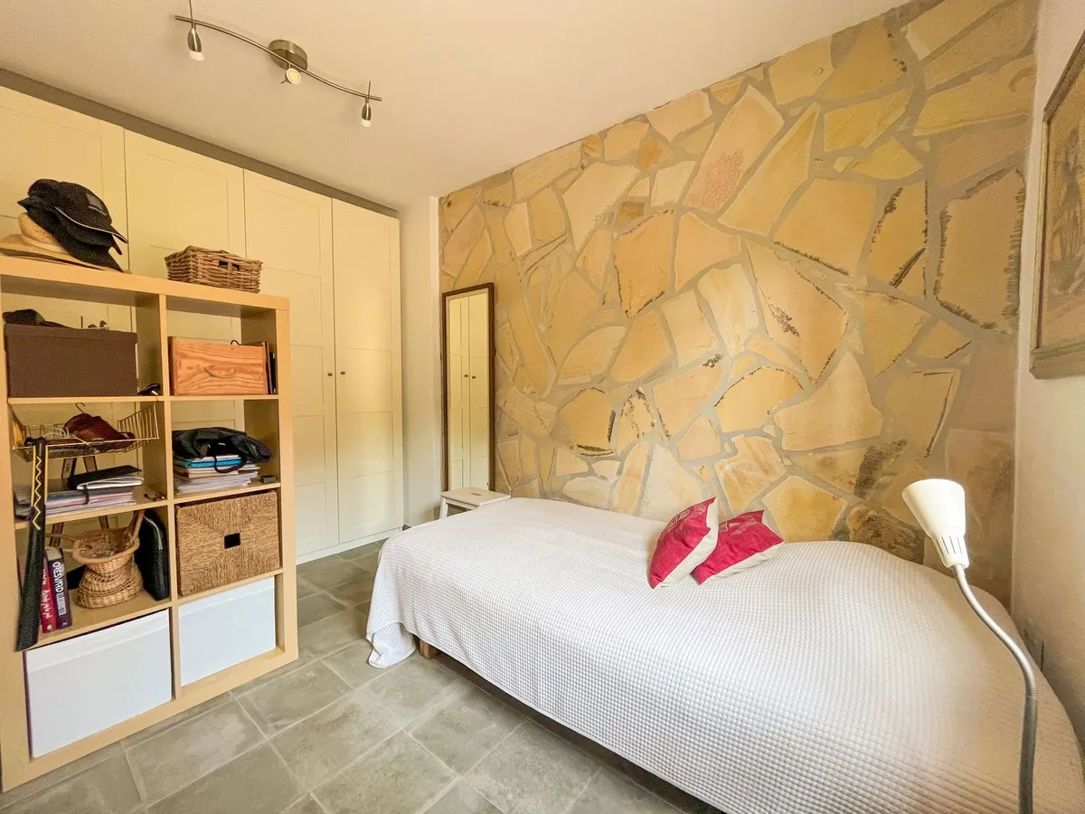 096fb29d-fb5f-4958-abf3-c1d960bcc588