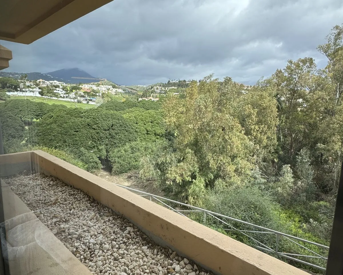 9eb4553b-adfe-4497-8753-c1f83342897c