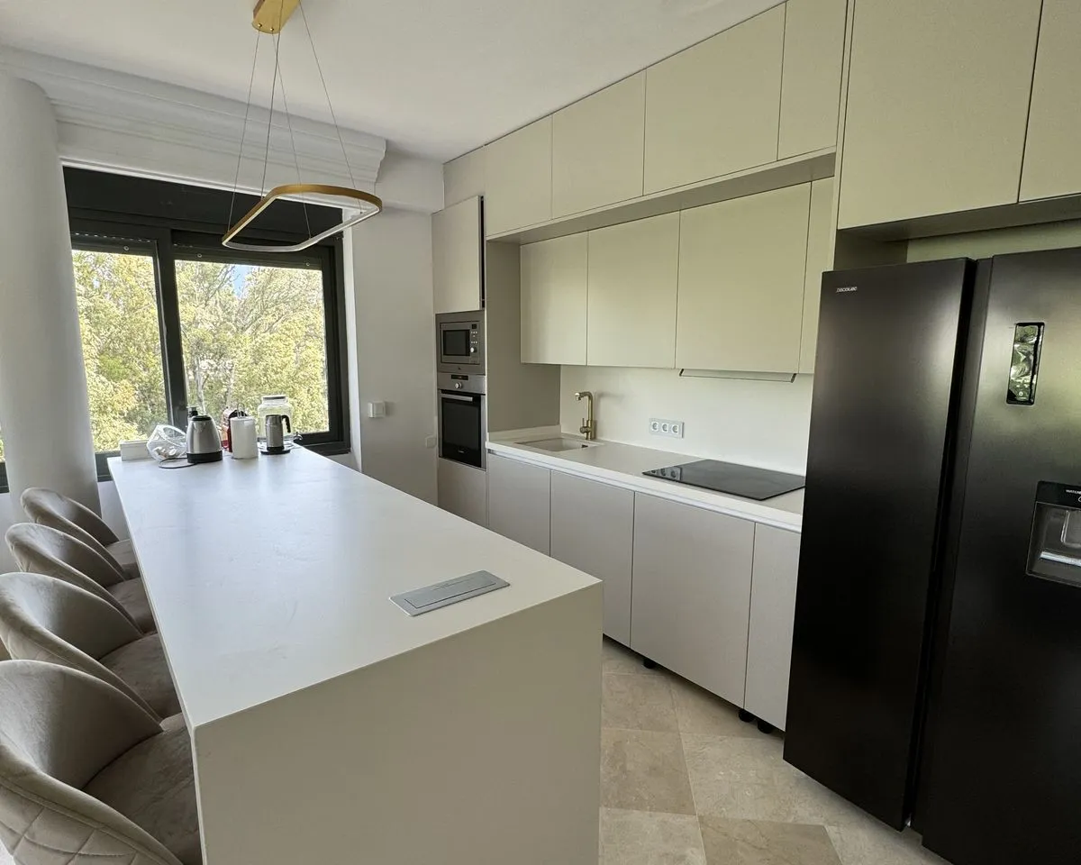 ad2912f9-7bc3-4ce4-9317-d0fe79661ea7