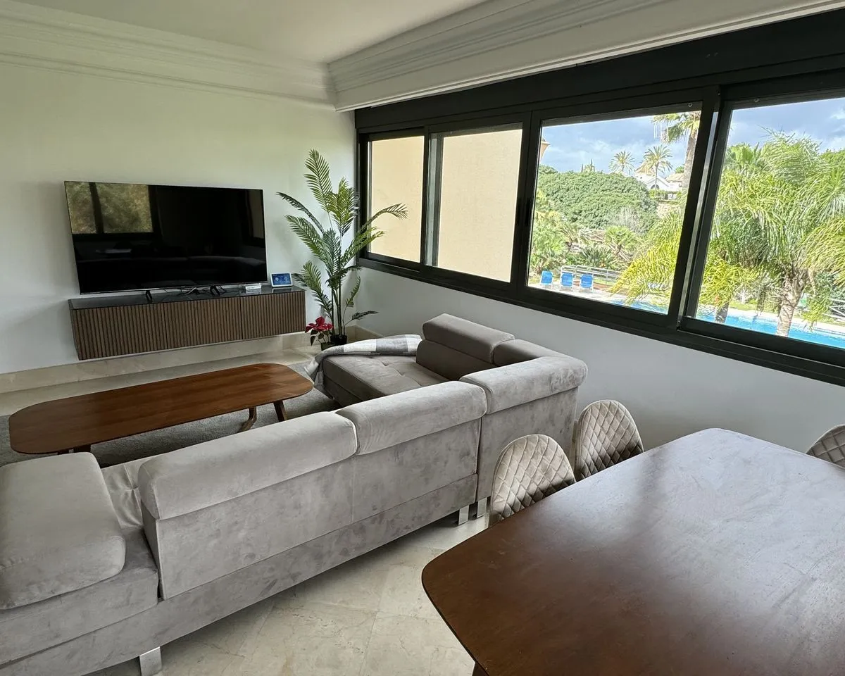 e6acf5a0-8839-4cc6-afb4-21152175de71