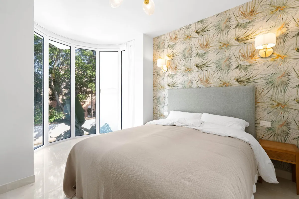 1bf7bf69-4b13-482c-9c7c-099a995086bb