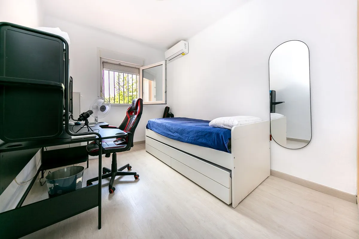 2c5e895f-3376-421e-bfc1-2e0670a10080