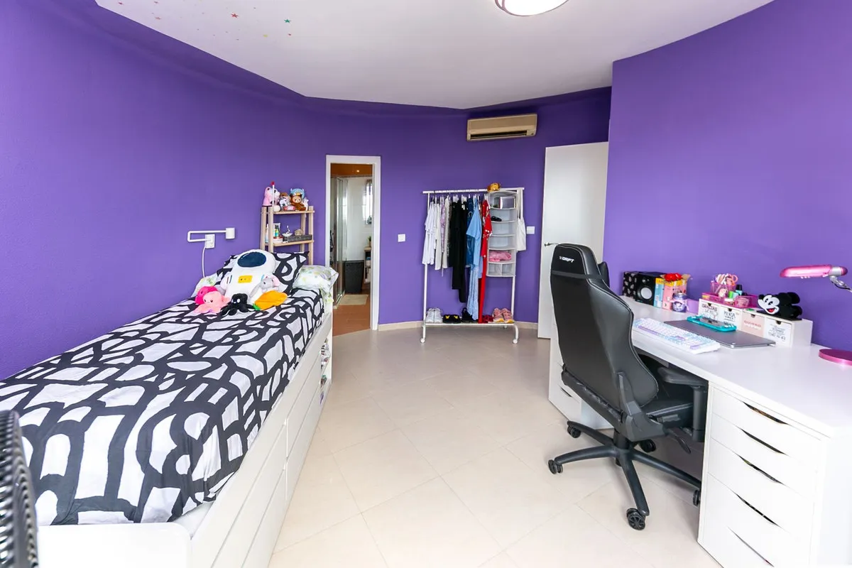 4ddbcbd4-1e91-4c9c-9c6e-fb7cd3d02493