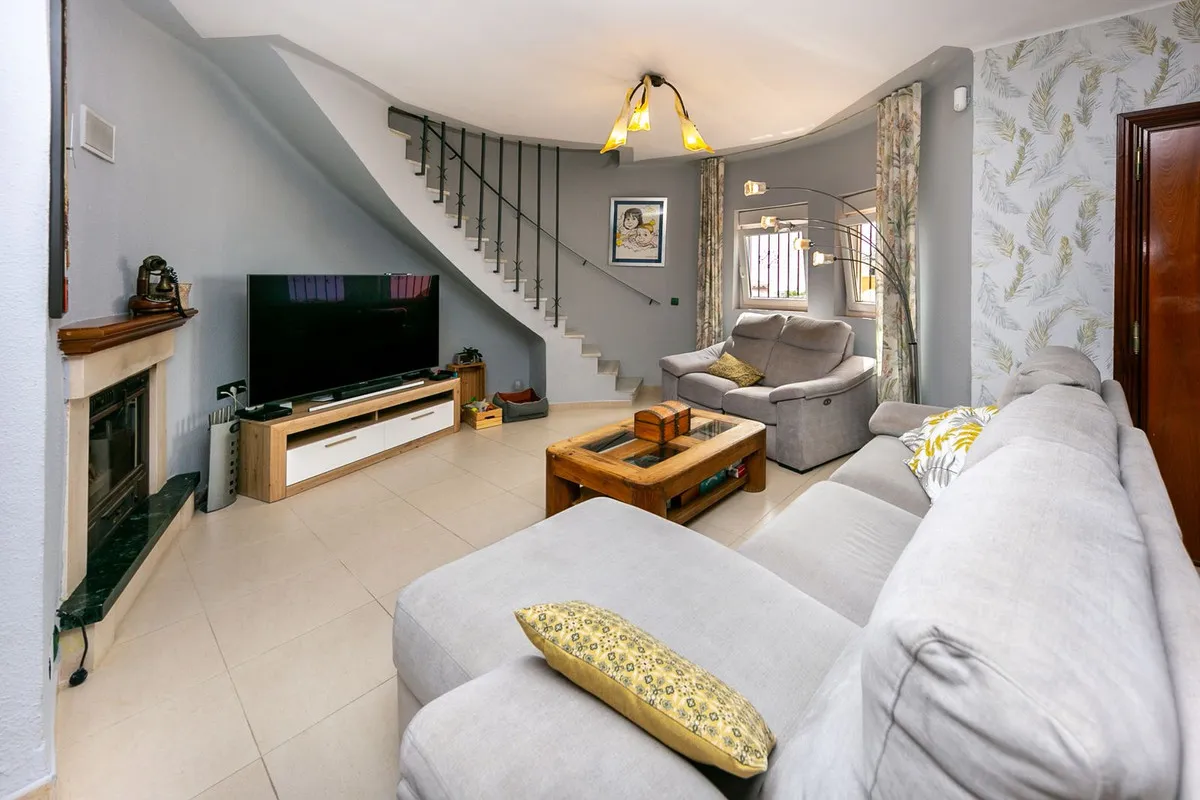 9d5f76b7-1121-49ff-8015-4653c1846588