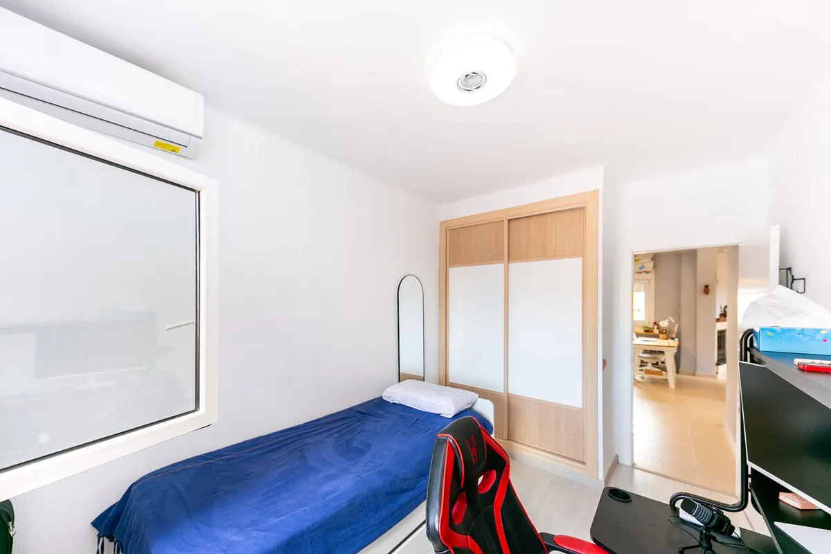 b98903f3-65f7-45ab-8dd9-cbf1d1410fbc