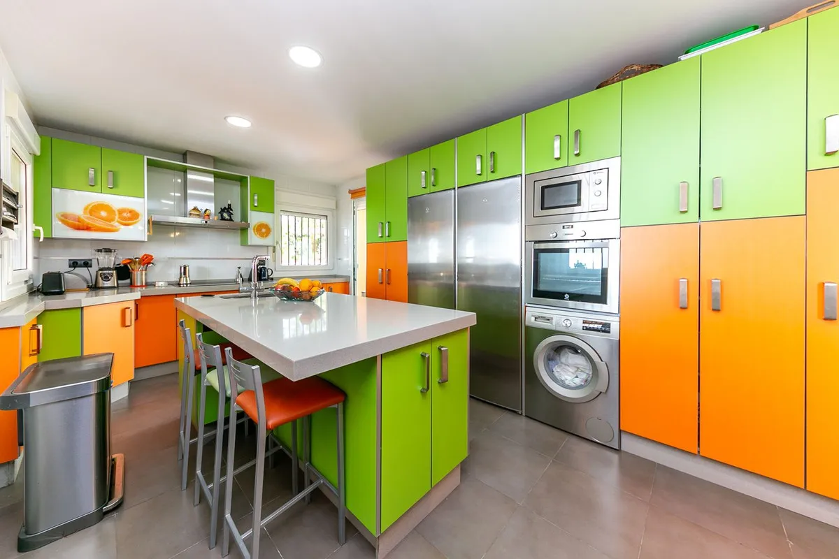 d4b04104-0619-4869-934d-d3e514b638b6