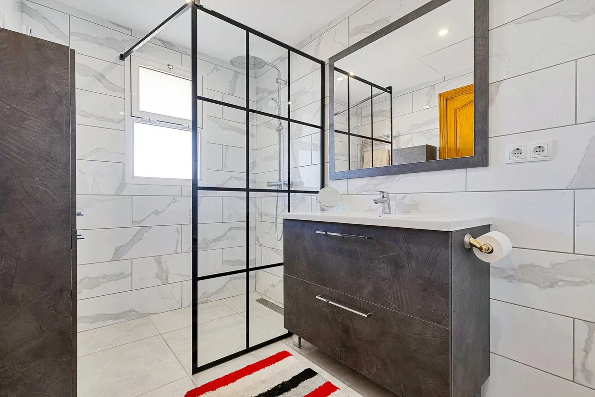 380fa72f-57ef-4d9e-9d5c-a9af60fefe0d