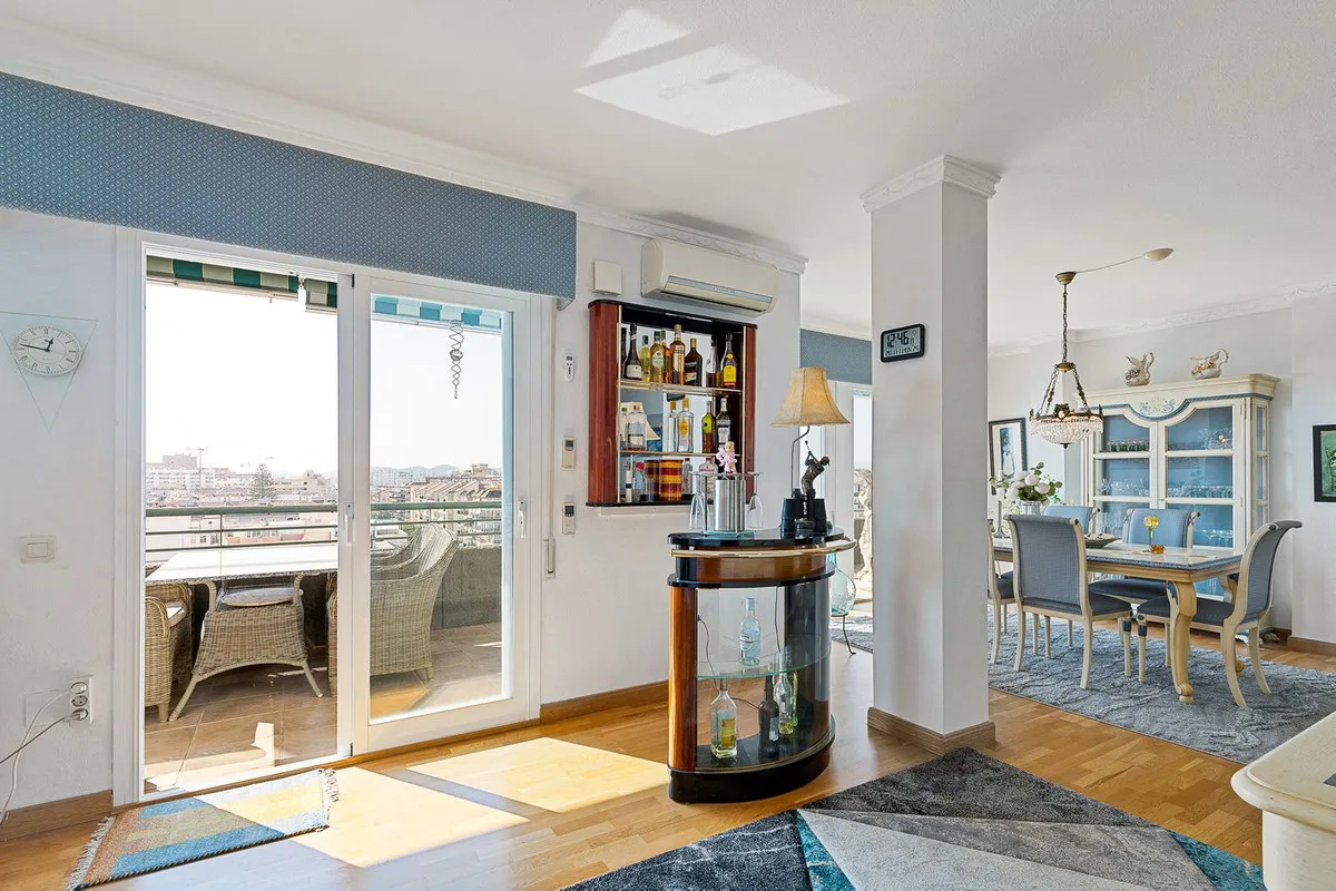 9a76d767-e6bc-43a1-aeab-22534e9f61ca