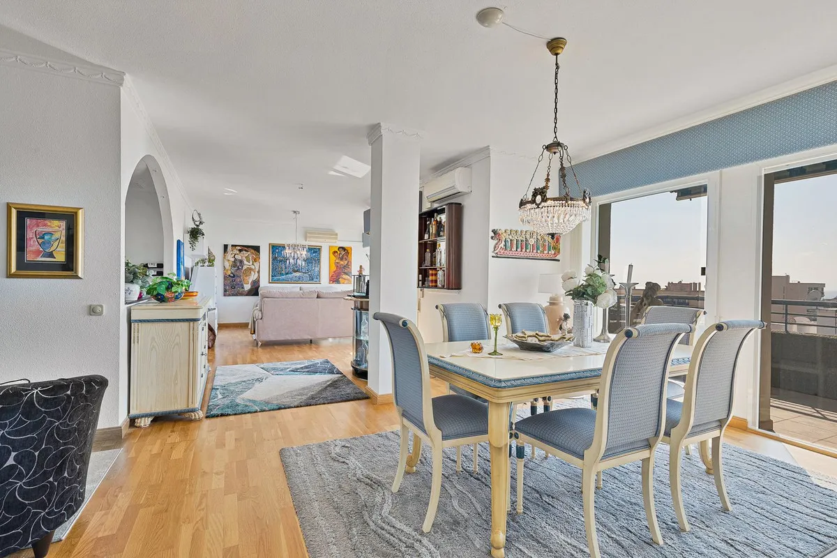 ec366ee1-47b1-42b7-9af6-3297efd9da06