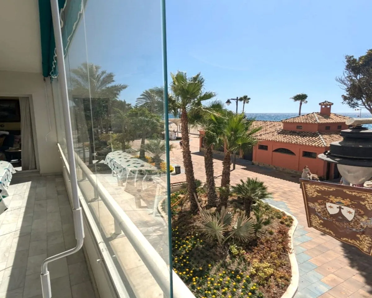 41080990-486b-4ff7-8b76-b4faff852b0a