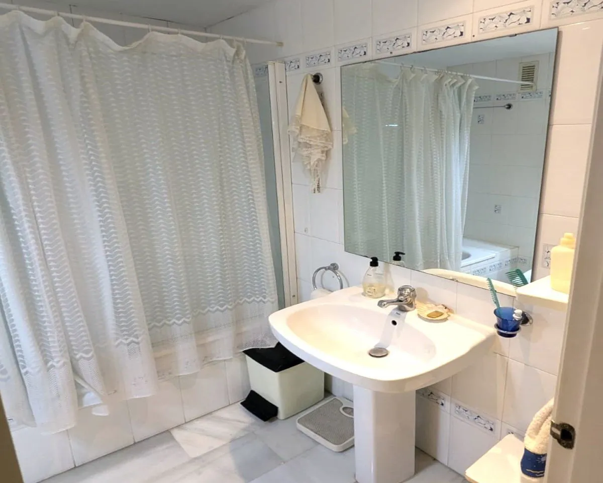 aabade01-2af9-463c-a7b9-9934b048d4e9