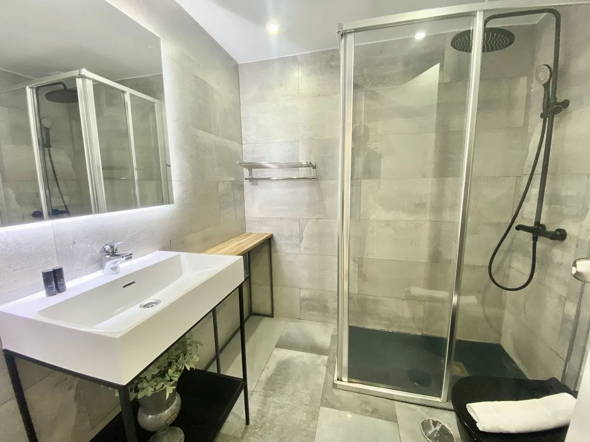 6e3c644b-9a1f-48ba-9ae6-cb617ddb45ad