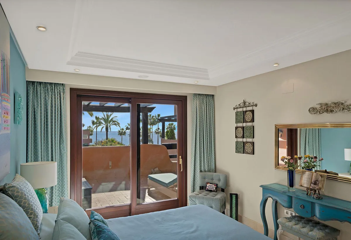 a2ee6e9f-2ee3-4a41-b648-2b6d282192f9