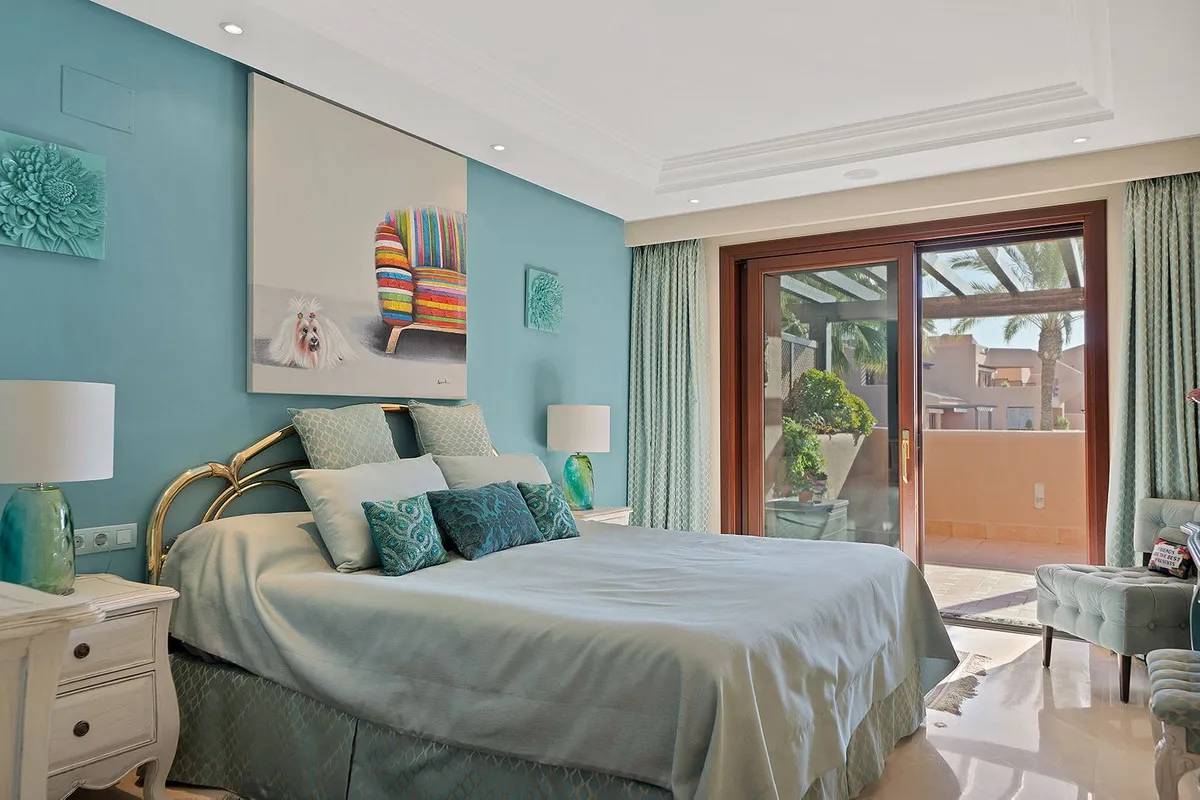 f7151058-6db1-47d7-831e-613c9f05832e