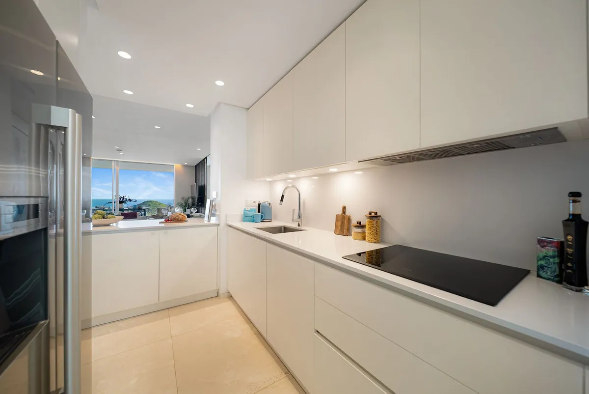 083e3f8c-7842-4709-9fd0-8e875809504b