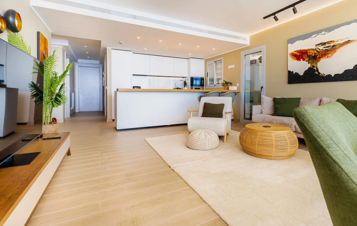 0989afd5-e3d1-4ffb-8e5d-4a94f7a77d19