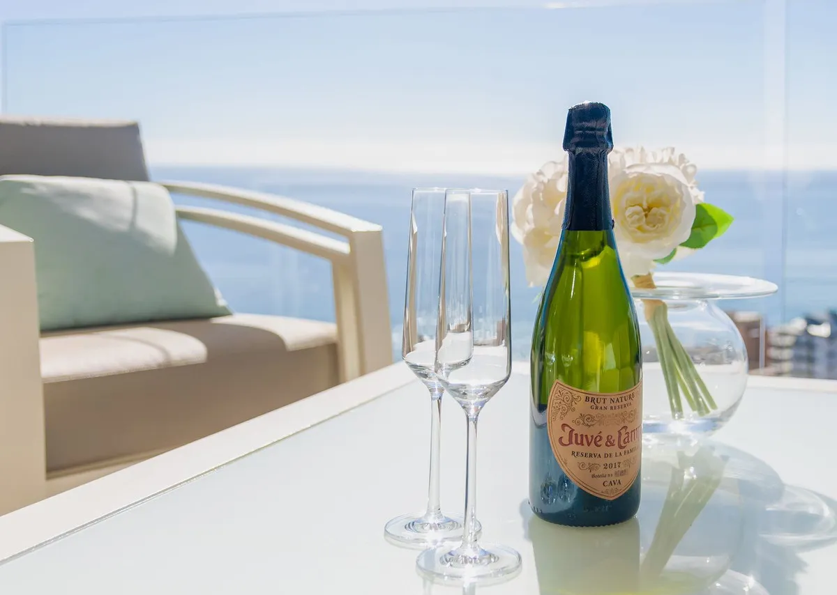 426002ee-dbff-4093-8af4-618bb66e99b4