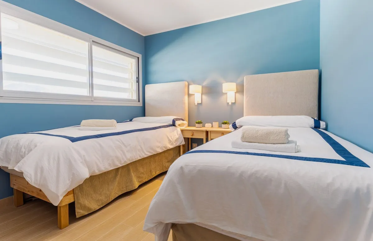 4c25ec22-8c0f-438f-bc69-b08346147447