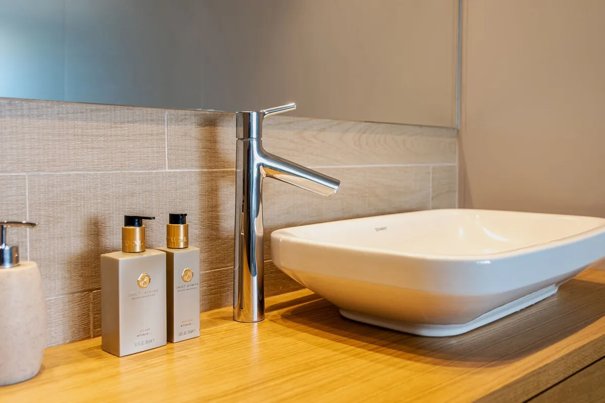 aa6594e2-cb95-4207-a71c-7f691f8e3ba0