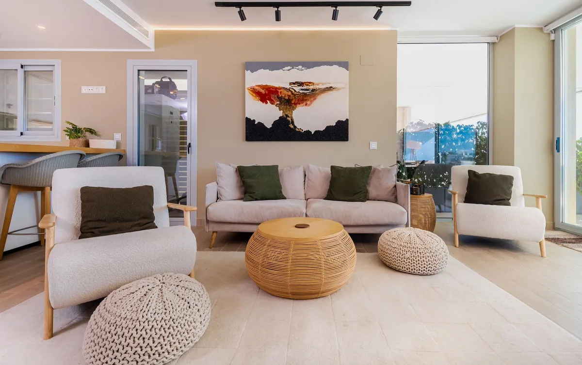 e995f902-3eeb-4ff3-9daf-b7b9a491b47b