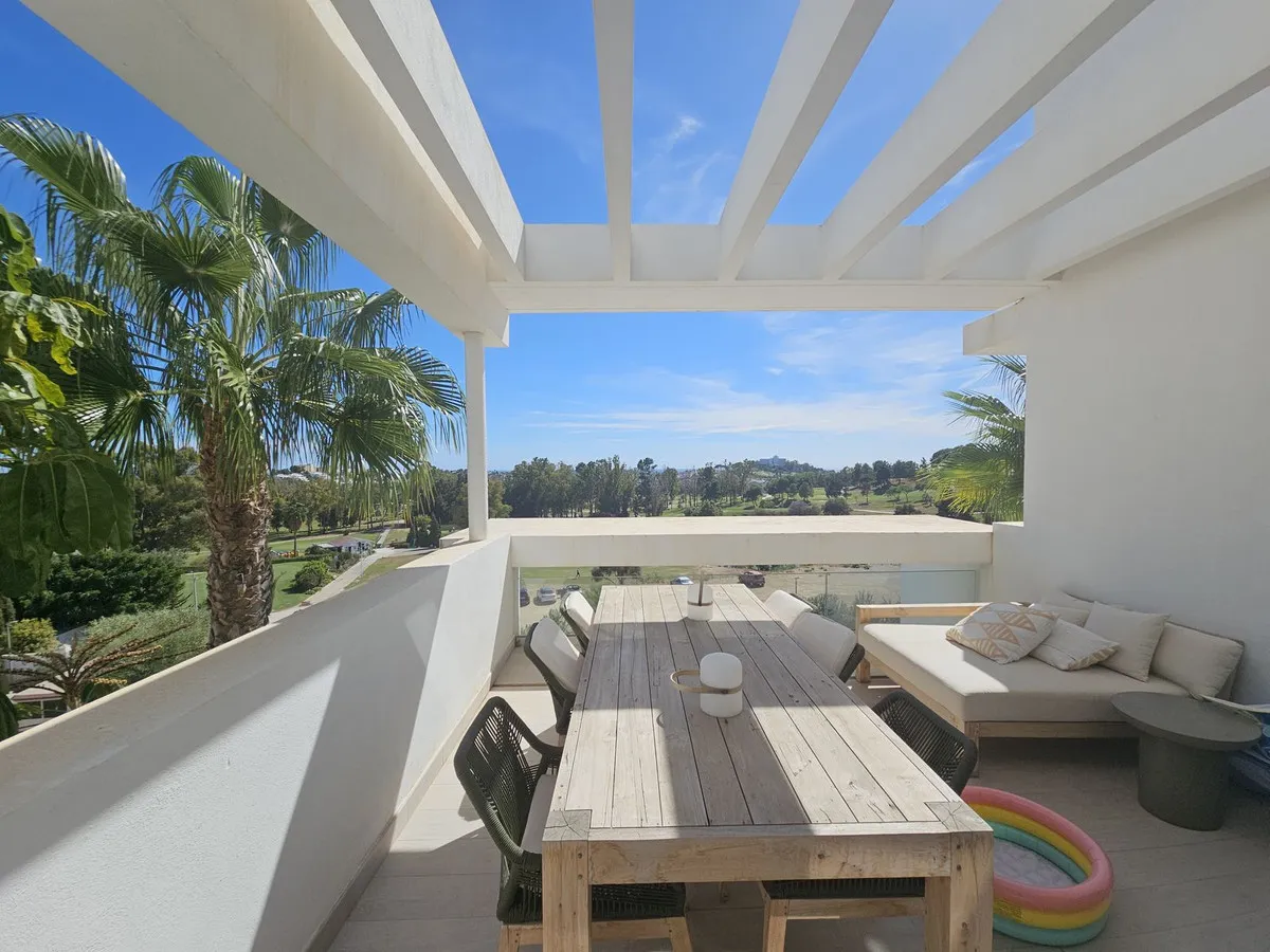 1f87e2f4-bdaf-4c74-b153-02965064e5de