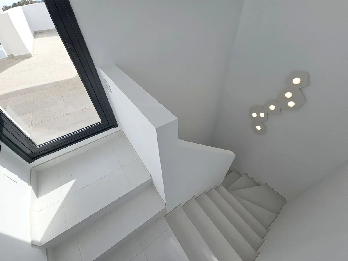 b26e1d1a-f695-46c5-b27b-1cb21dd80384