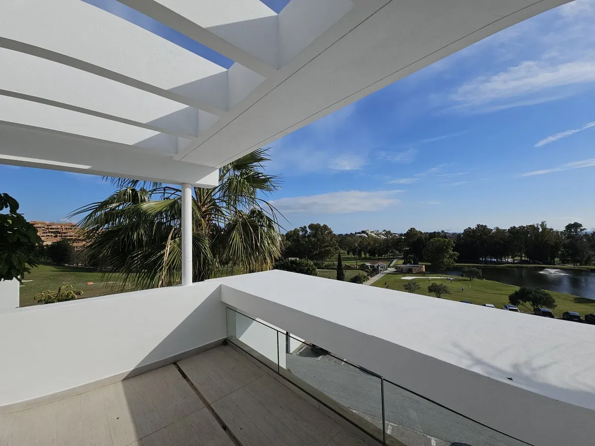 fd5cf56f-d328-4fdb-ab80-b11ea32a280c