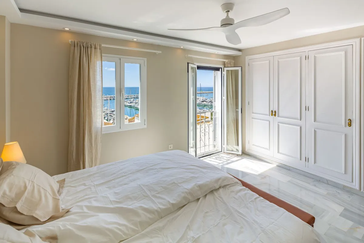 33ab0e6b-80cc-4338-8ca7-2d0d49fa3279