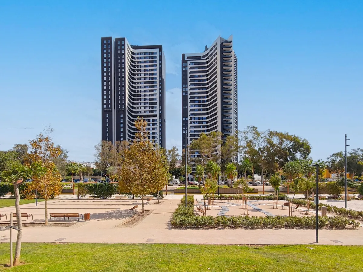 2f7a5598-9888-4038-b302-20f82bffde97