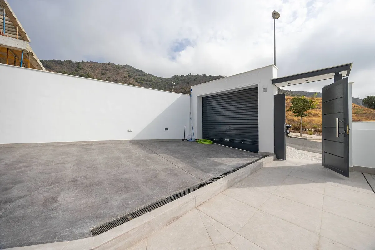 7a9b08bd-216e-47c1-9638-71fdcb9bcdec