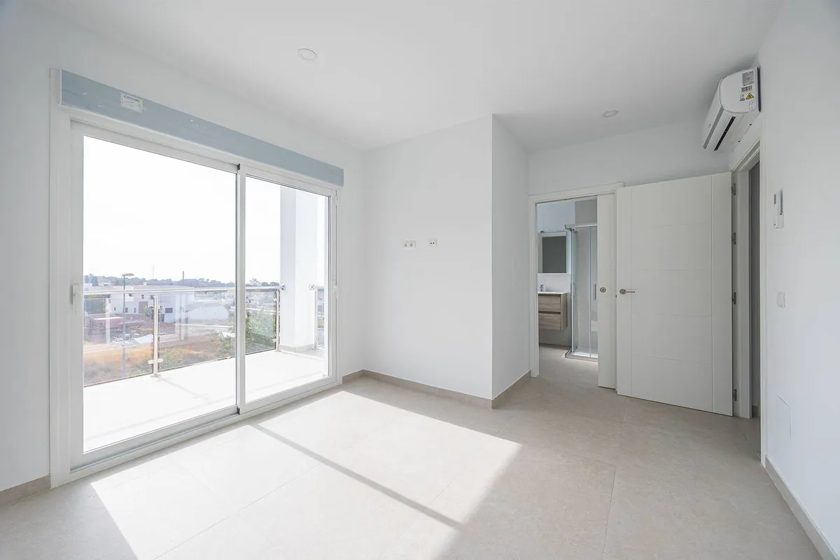 d3bcc99f-f6b1-41b7-837d-934a243333e6