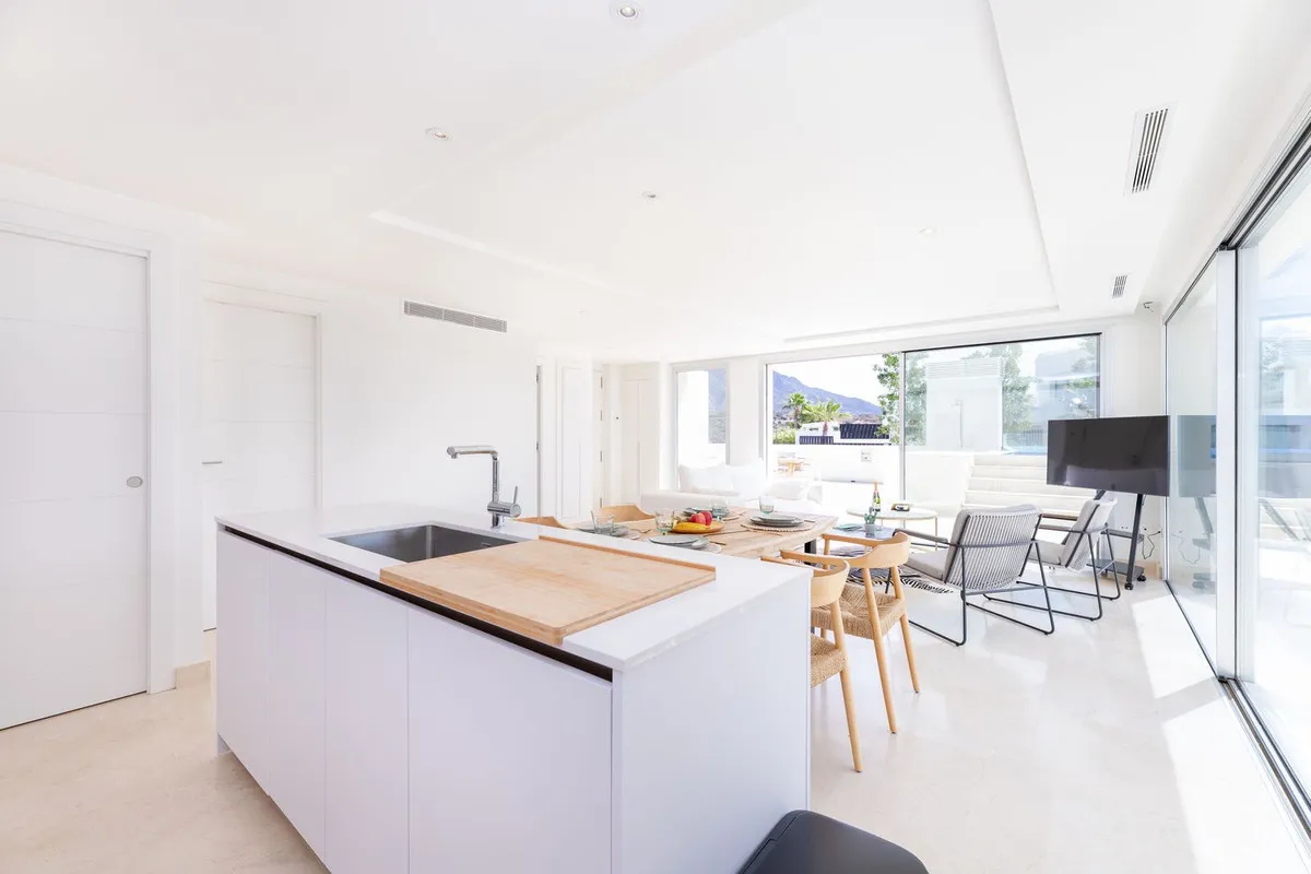 096833bf-e0b7-420f-b64e-6ec214aa72a5