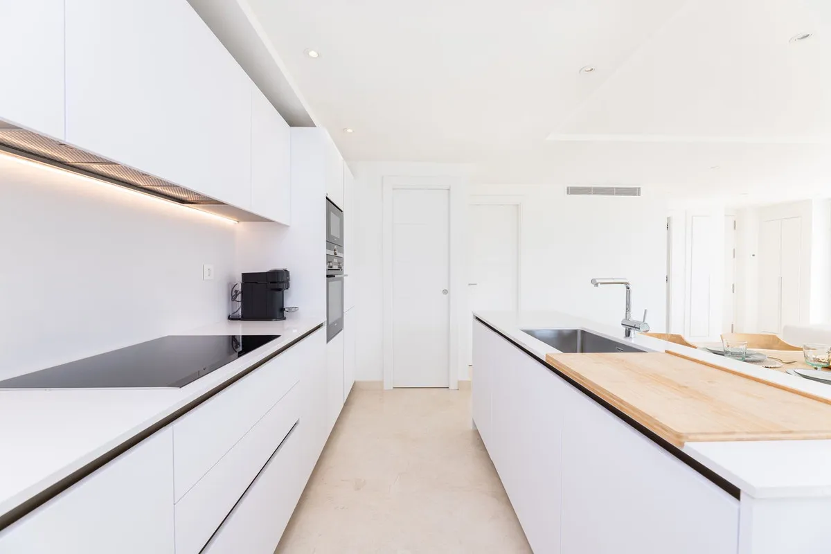 efdb6221-1334-497d-9c61-d995ddea1e45