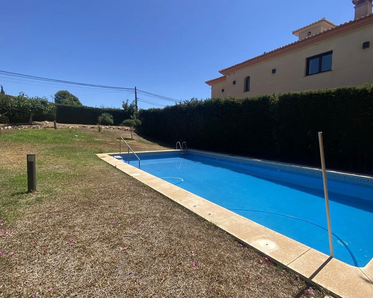 33a6f989-8bb1-4a06-aba9-e0ea61b8ff0e