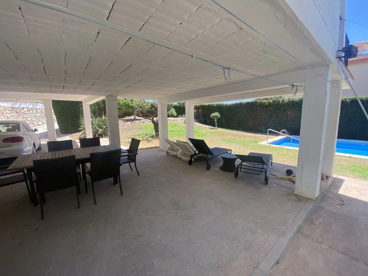 4abfbe08-374a-4d12-a6d7-053a5b11edb0