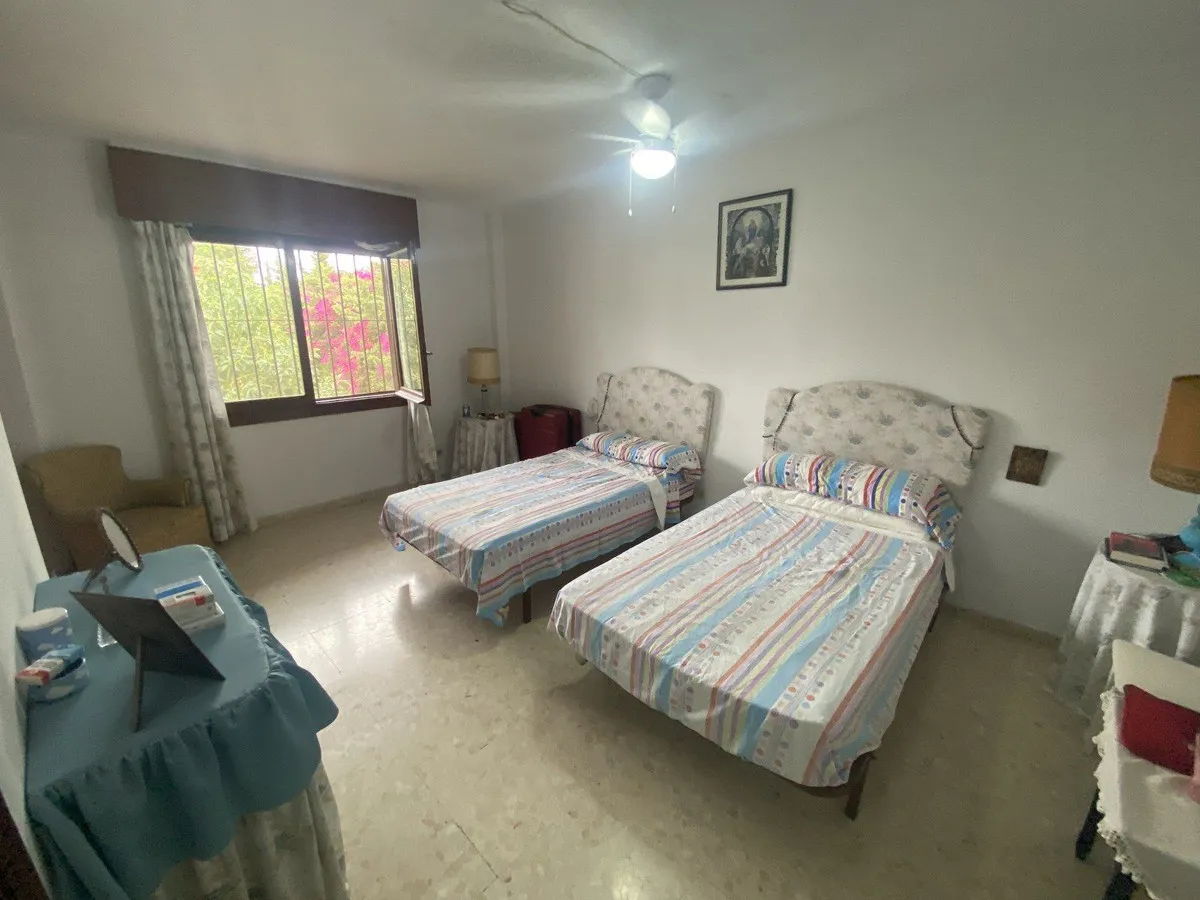 ba8fc6c9-cad1-476a-8877-ab1ec3a98079