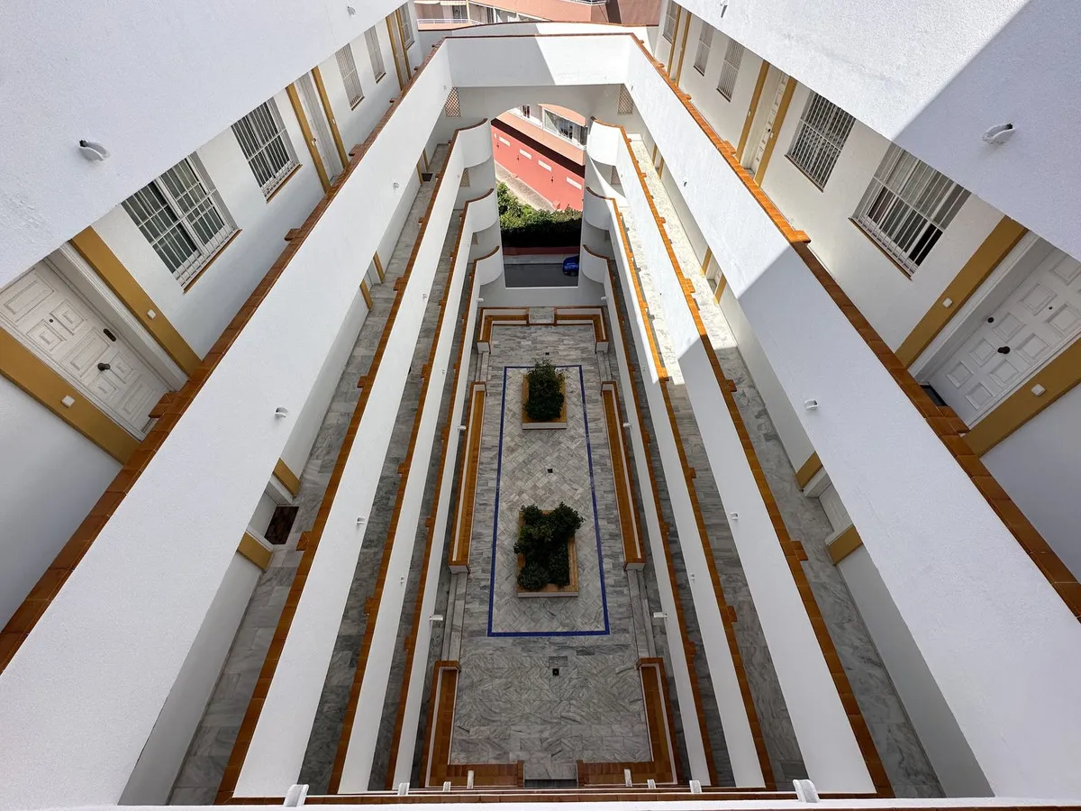 8c1050f5-5c97-41ef-8eab-fdcd69b38fa3