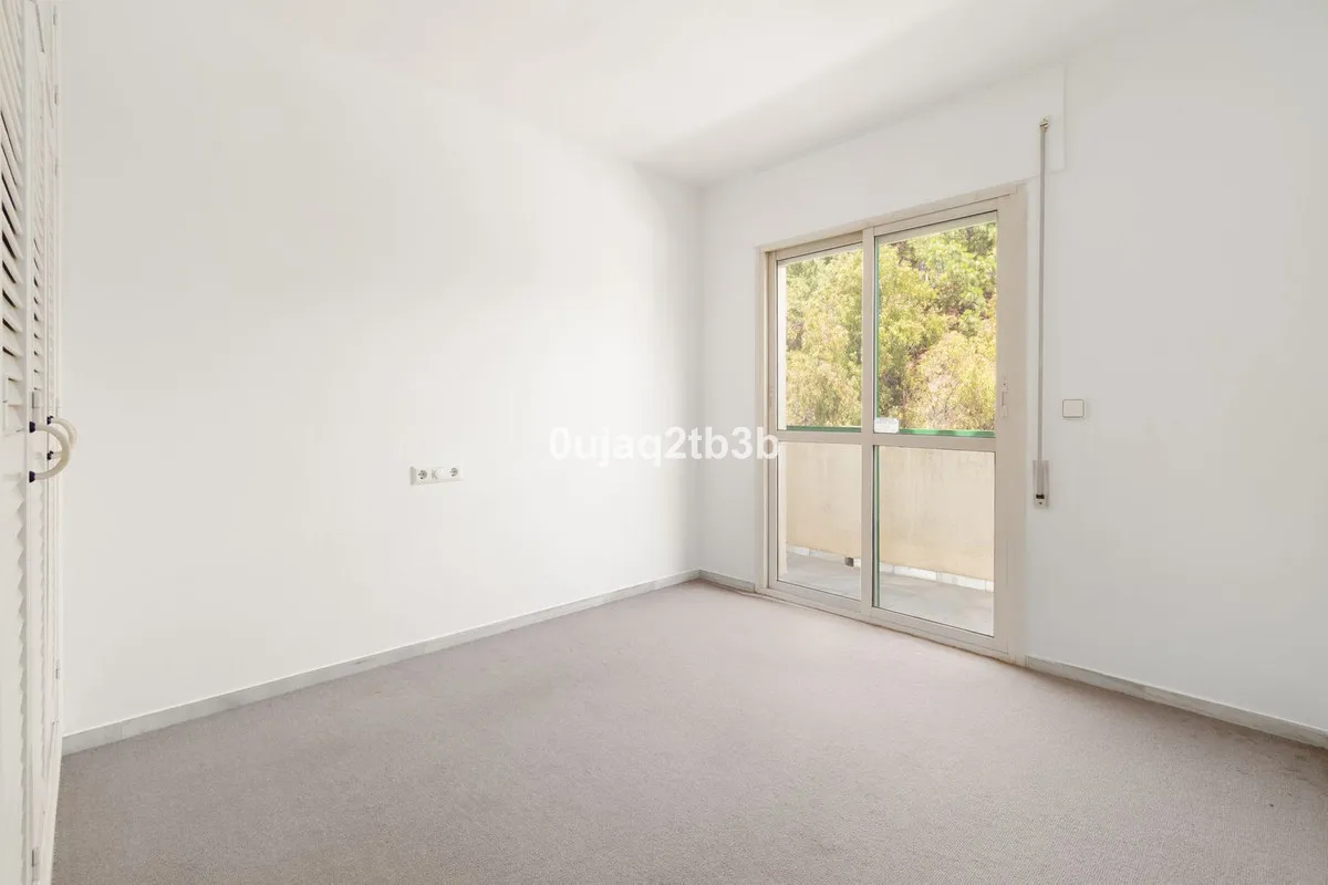 ec3a9975-f51b-403a-b335-67650070559f