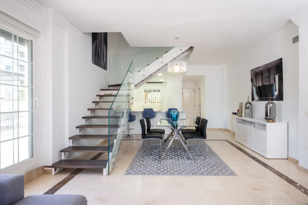 747ce5f9-887c-4d6b-a018-efb388796de6