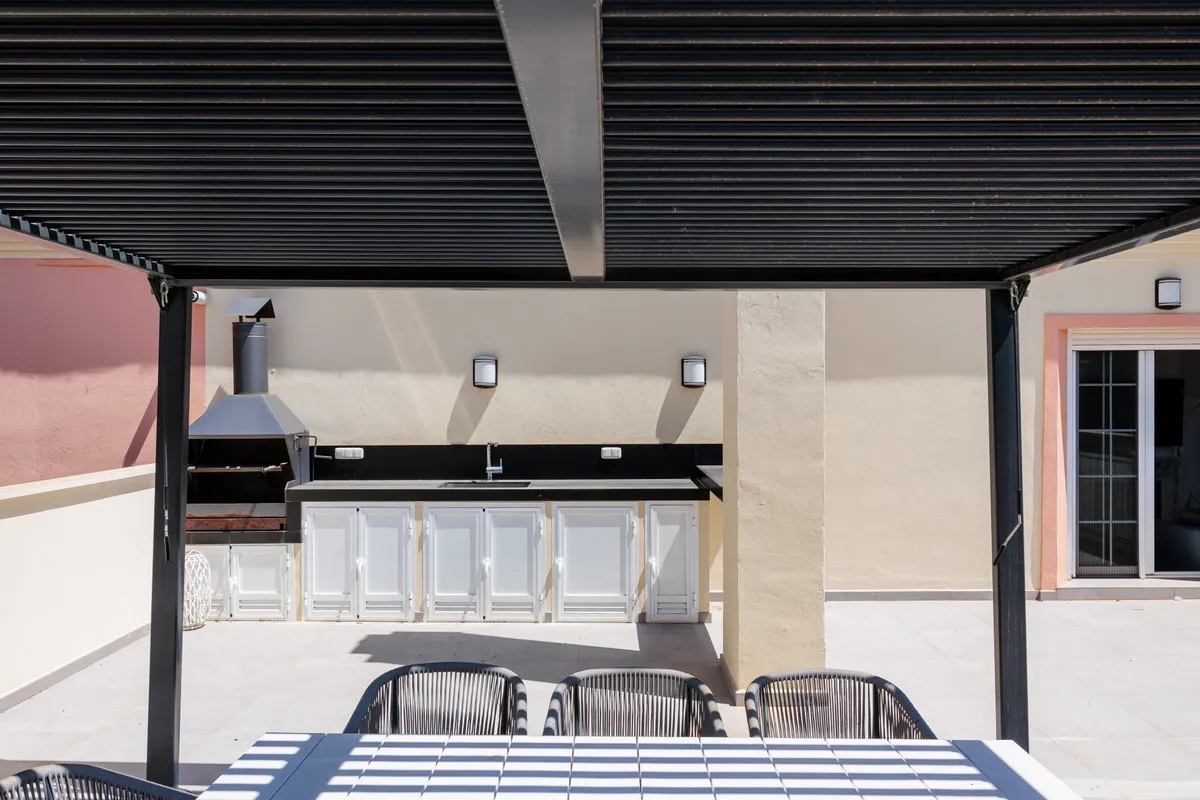 ae15ede1-28c8-4b0c-aff0-1a9b9bf82ba9