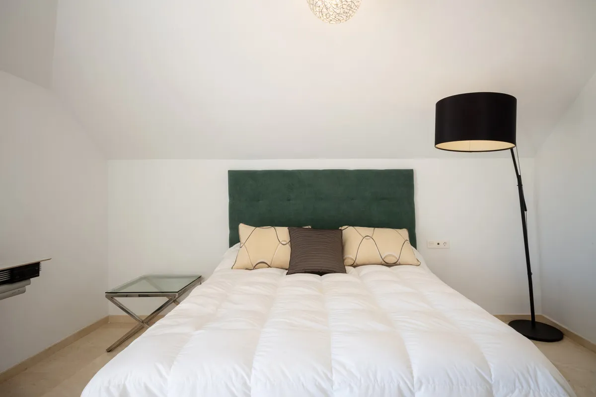 b512cc6f-8011-43bf-a072-383444138b0e