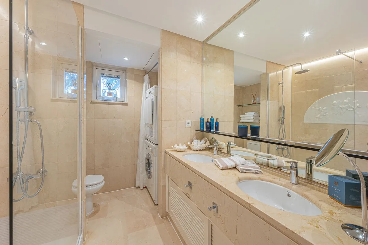 0f9a9927-9ccf-42f5-b9c4-d0d3ec310185