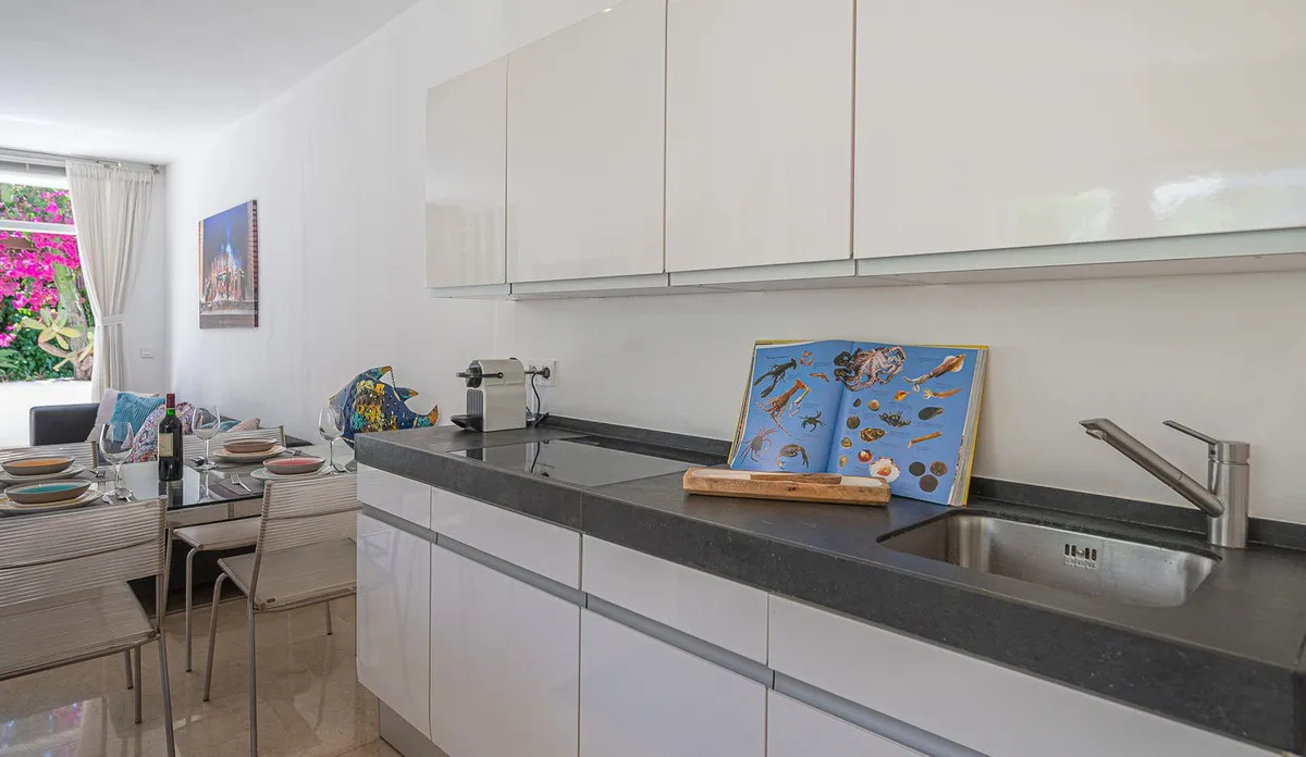 435e34de-dd4e-406e-b657-427161af095d