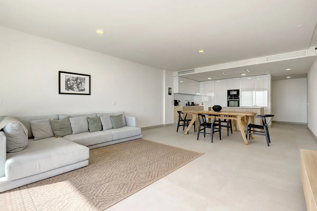 580dfaae-9e46-4ee8-a4a8-70b7c07fe46d