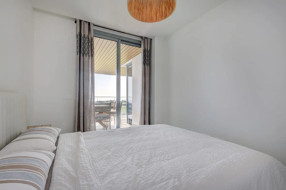 66074ac4-e4c5-42c8-9f82-e377b8e1674a