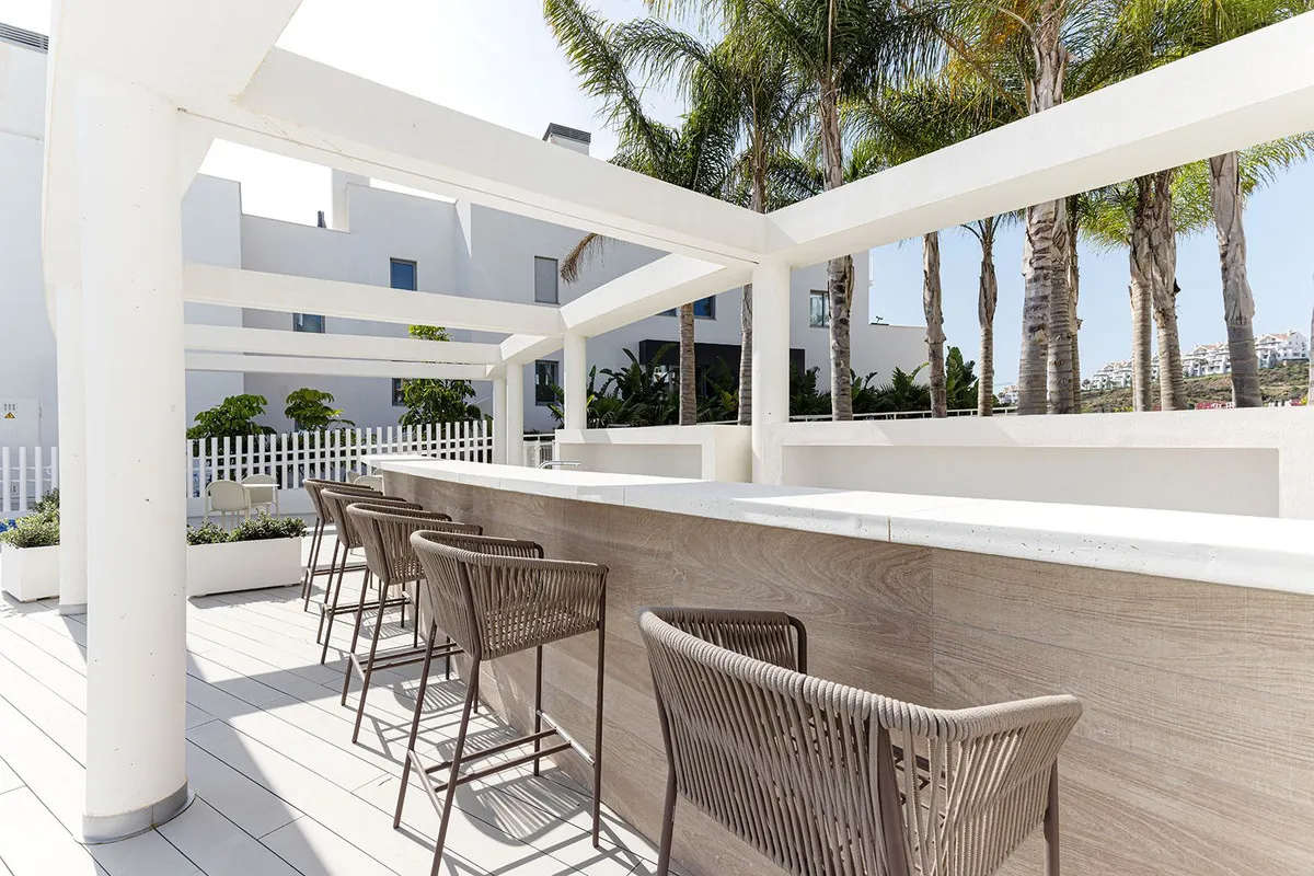 c1e2b330-6de9-4c89-ba55-a820266e5a5f