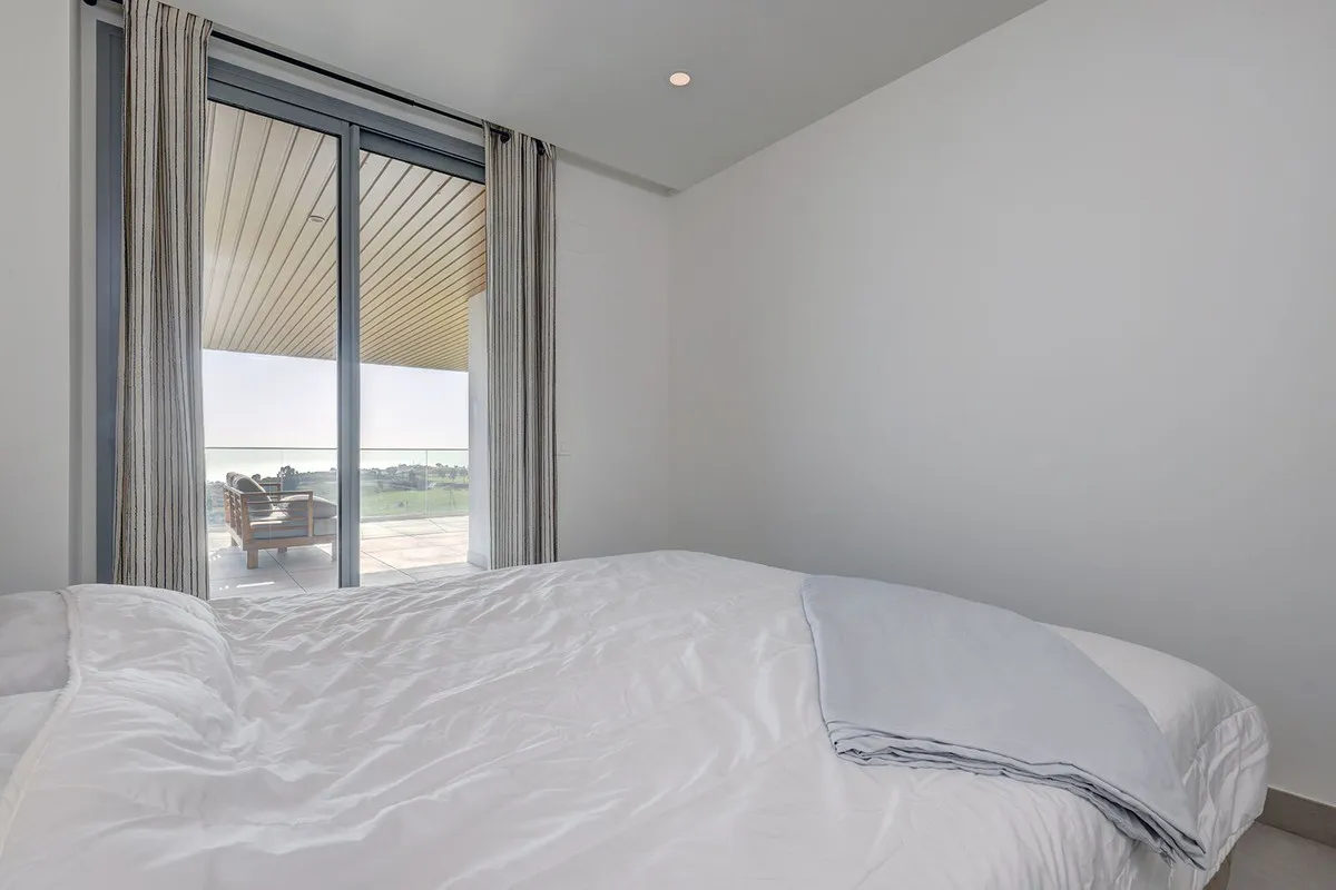 e27ef004-a24c-45ec-b751-c61145315e87