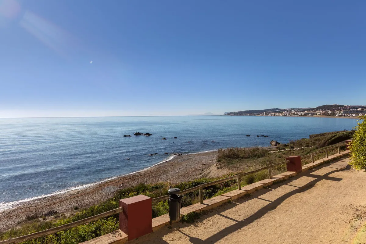 5a781275-8eb5-4114-af6c-c93adab07182