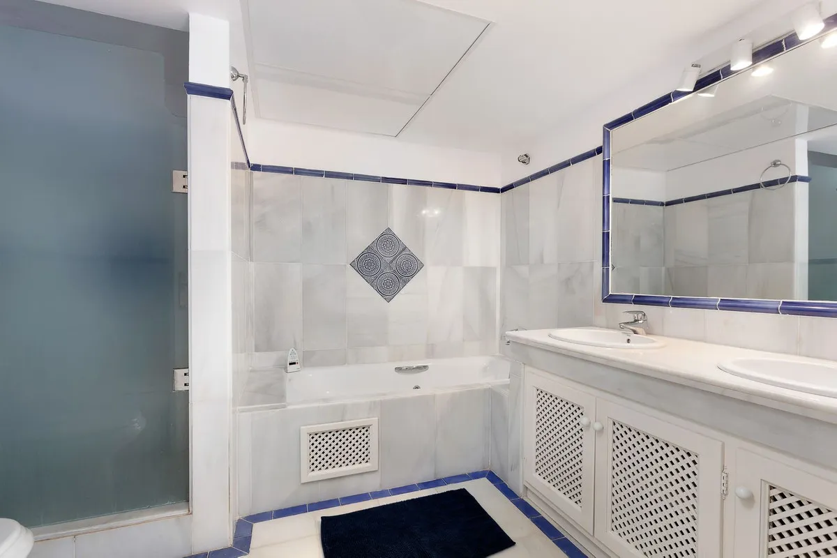 a04fd13a-fc91-410d-8108-06d6ee2489ef