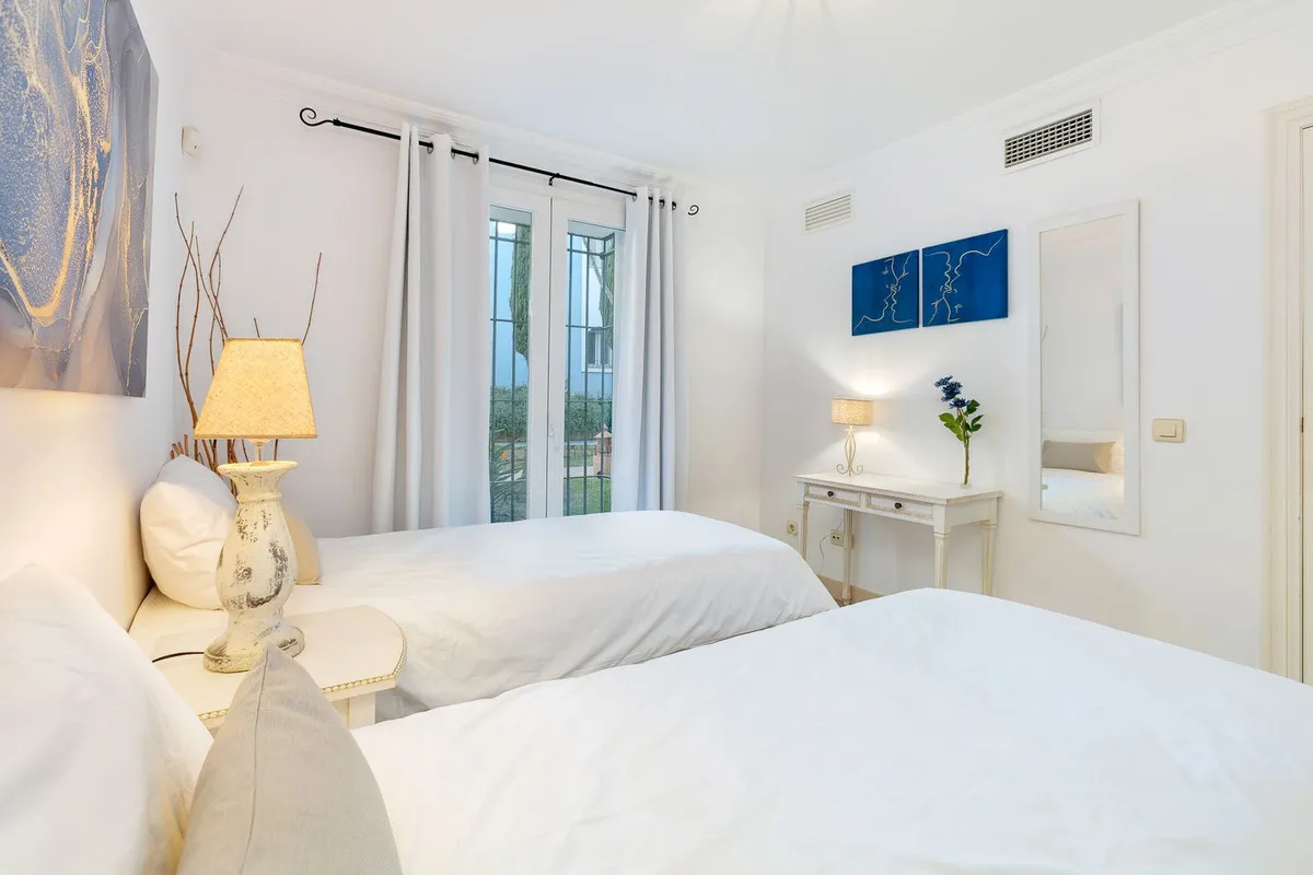 b25d5fff-46f5-4bd2-9c18-6138faf27a43